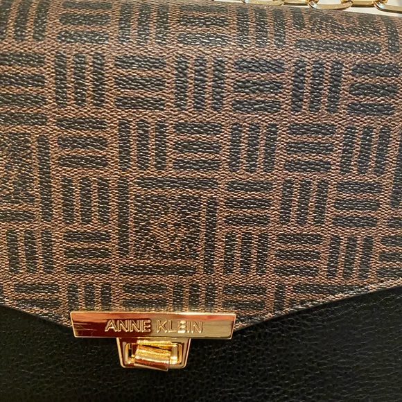 Ann Klein Horsebit Black and Brown Shoulder Bag - Picture 4 of 5